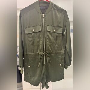 Kendall & Kylie Satin Romper. Army green size xs